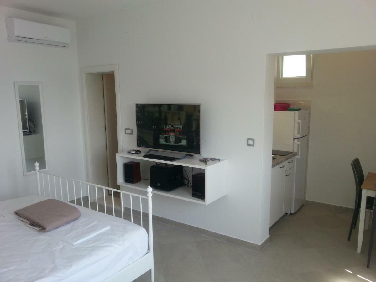 Studio Apartment Luce 2 Marina Extérieur photo